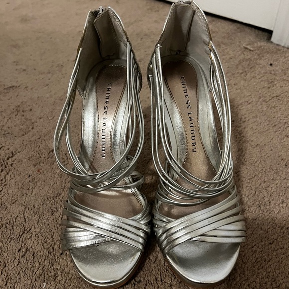 Chinese Laundry Strappy Heels - Silver 8.5 - Picture 1 of 6